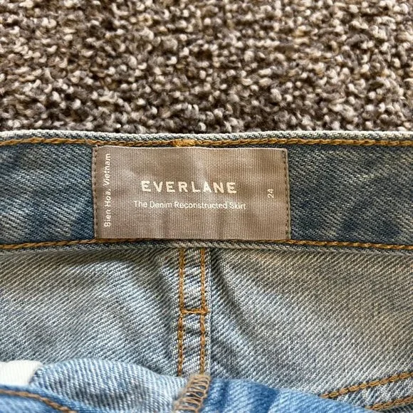 Everlane Denim Skirt vintage light blue raw hem size 24 - Picture 4 of 7